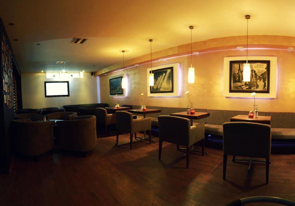 Penzion Le Monde Hotel บาร์เจโอ ภายนอก รูปภาพ