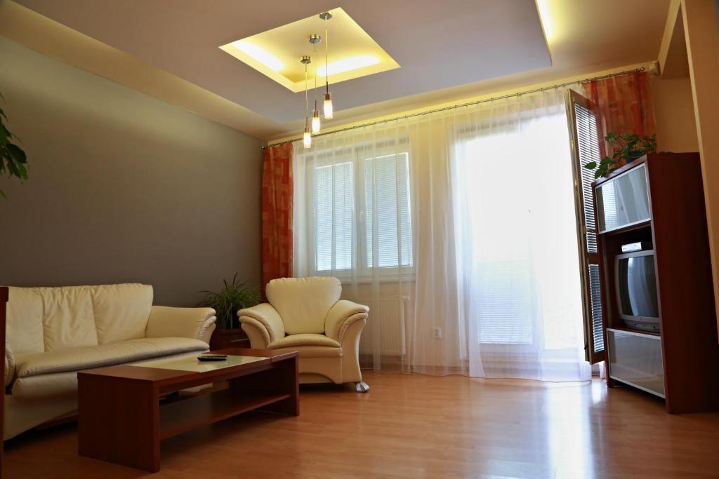 Penzion Le Monde Hotel บาร์เจโอ ภายนอก รูปภาพ